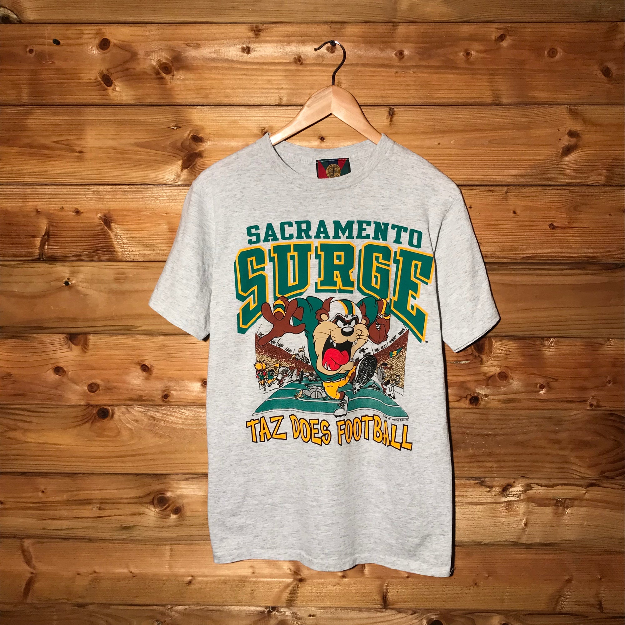 1991 Looney Tunes Taz Does Football t shirt