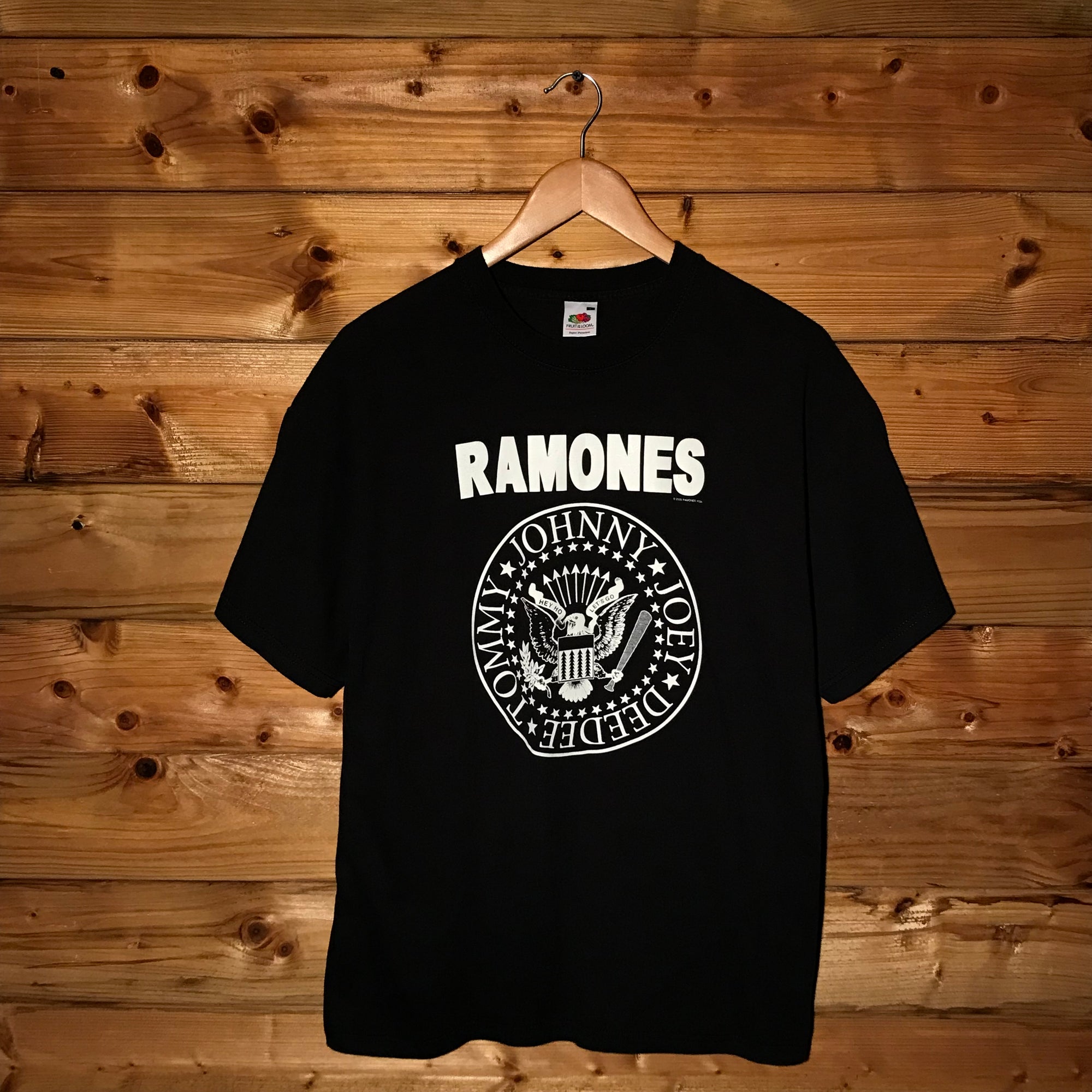 2005 Ramones Seal Stamp Spellout t shirt
