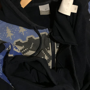 2005 Nike Christmas Pattern zip up hoodie