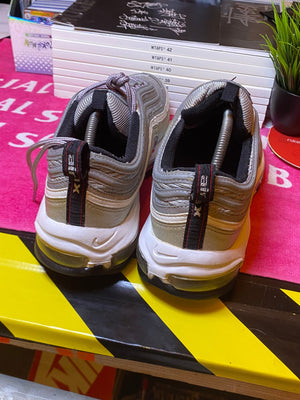 Nike grey shoes, photo 5 of 10