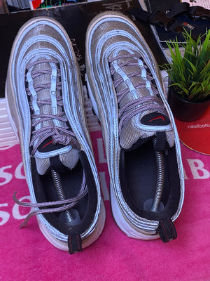 Nike grey shoes, photo 8 of 10