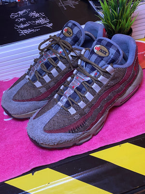 Nike brown shoes, photo 2 of 10