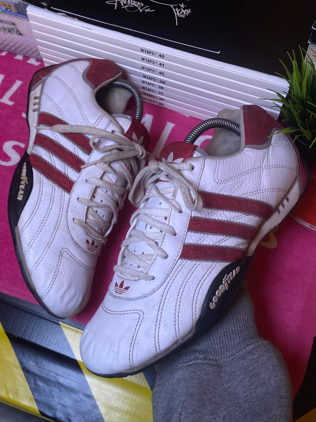 Adidas white shoes, photo 1 of 7