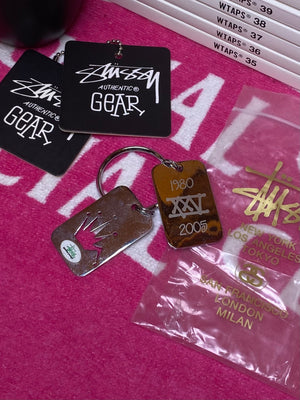 Stussy silver garment, photo 1 of 6