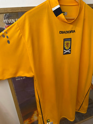 Diadora yellow t-shirt, photo 4 of 6