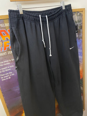 Nike black trousers, photo 4 of 7