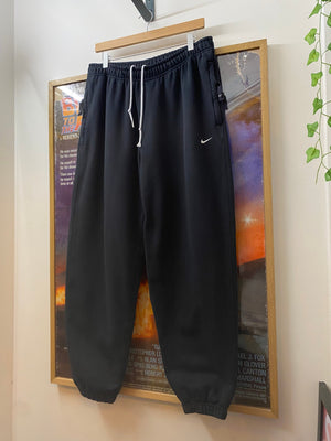 Nike black trousers, photo 5 of 7