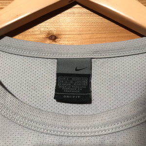 Nike essentials t shirt